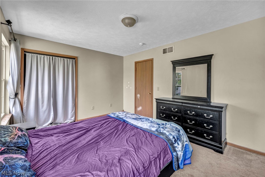 1086 Peach Boulevard Willoughby OH 44094