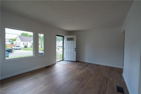1042 Leighton Avenue Cuyahoga Falls OH 44221
