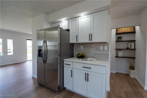 1042 Leighton Avenue Cuyahoga Falls OH 44221