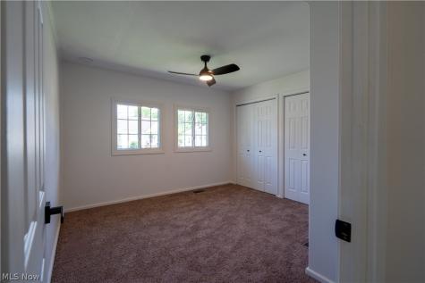 1042 Leighton Avenue Cuyahoga Falls OH 44221