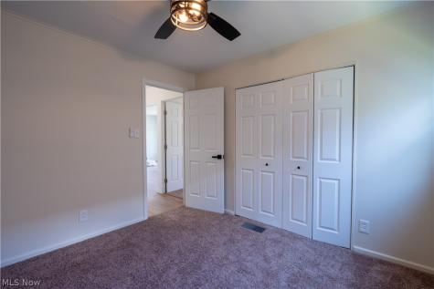 1042 Leighton Avenue Cuyahoga Falls OH 44221
