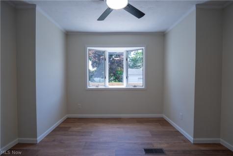 1042 Leighton Avenue Cuyahoga Falls OH 44221