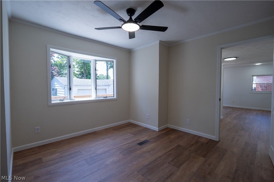 1042 Leighton Avenue Cuyahoga Falls OH 44221