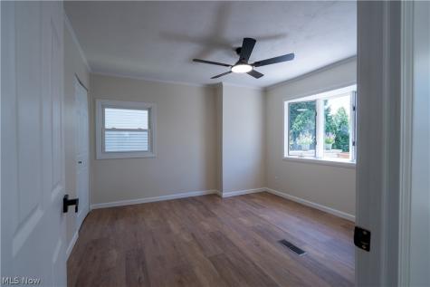 1042 Leighton Avenue Cuyahoga Falls OH 44221