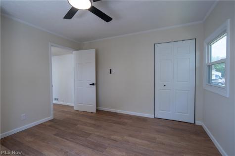 1042 Leighton Avenue Cuyahoga Falls OH 44221
