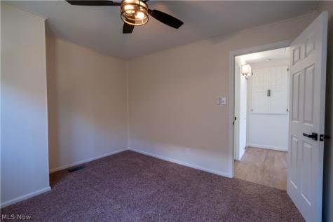 1042 Leighton Avenue Cuyahoga Falls OH 44221