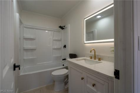 1042 Leighton Avenue Cuyahoga Falls OH 44221
