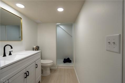 1042 Leighton Avenue Cuyahoga Falls OH 44221