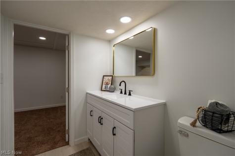 1042 Leighton Avenue Cuyahoga Falls OH 44221