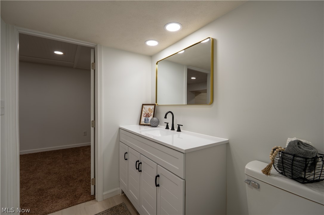 1042 Leighton Avenue Cuyahoga Falls OH 44221