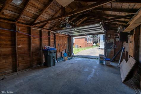 1042 Leighton Avenue Cuyahoga Falls OH 44221