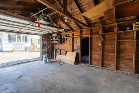 1042 Leighton Avenue Cuyahoga Falls OH 44221