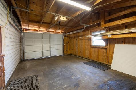 1042 Leighton Avenue Cuyahoga Falls OH 44221