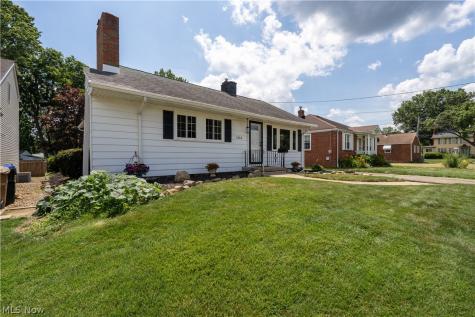 1042 Leighton Avenue Cuyahoga Falls OH 44221