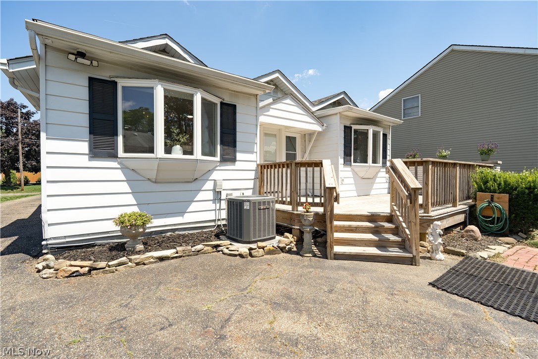 1042 Leighton Avenue Cuyahoga Falls OH 44221