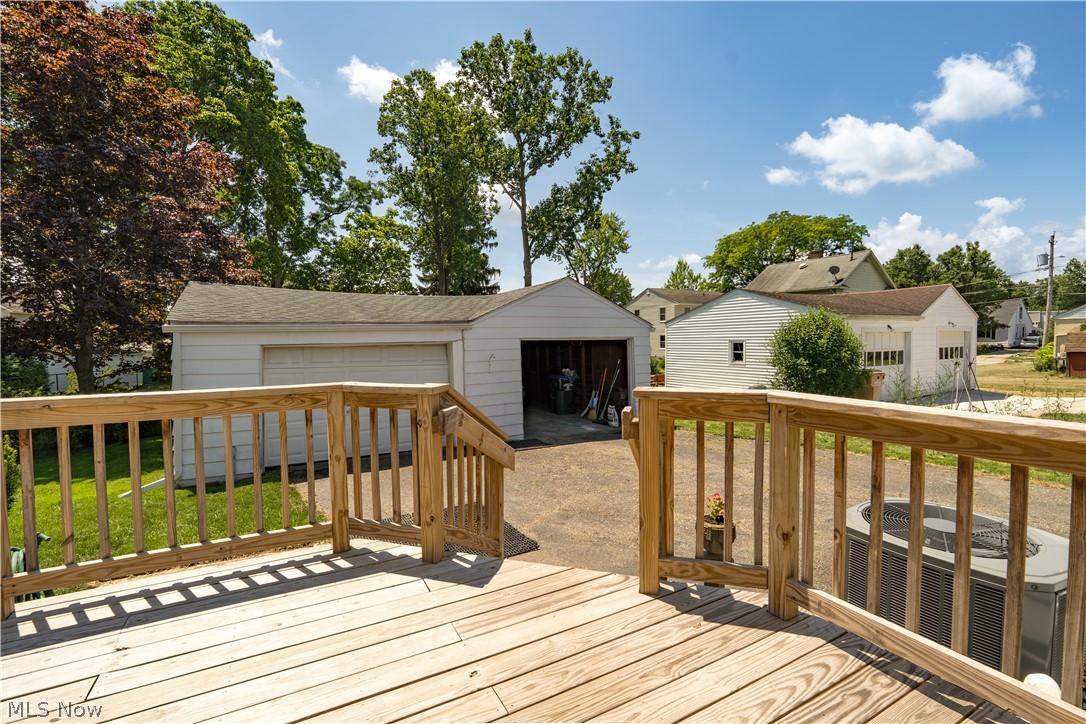 1042 Leighton Avenue Cuyahoga Falls OH 44221