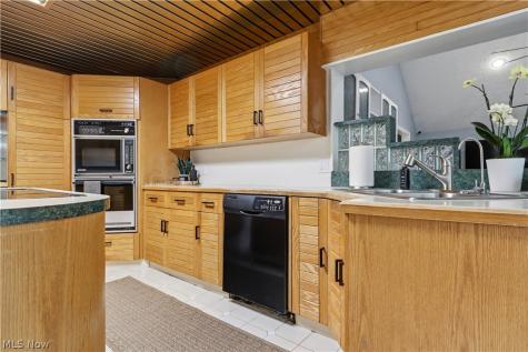 11832 Mapleridge Drive North Royalton OH 44133