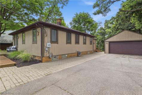 11832 Mapleridge Drive North Royalton OH 44133