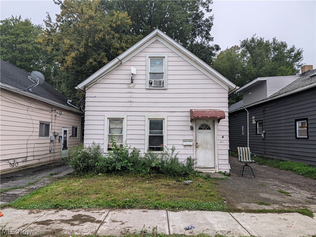 3812 E 54th Street Cleveland OH 44105