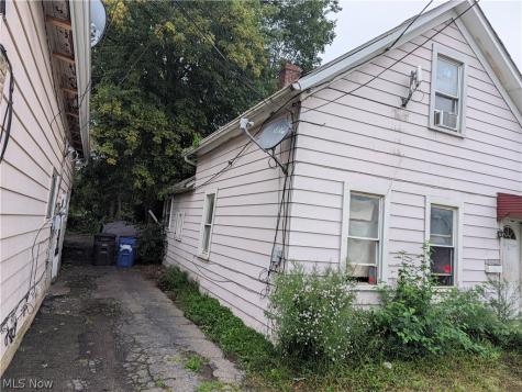 3812 E 54th Street Cleveland OH 44105