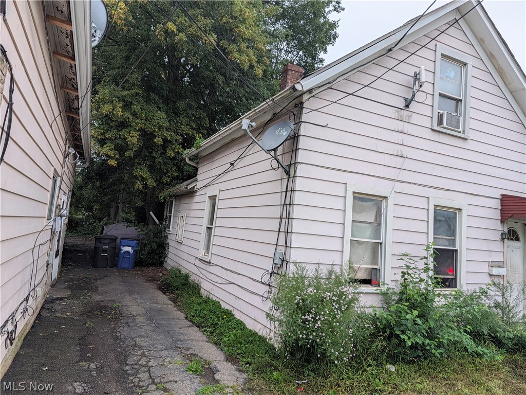 3812 E 54th Street Cleveland OH 44105