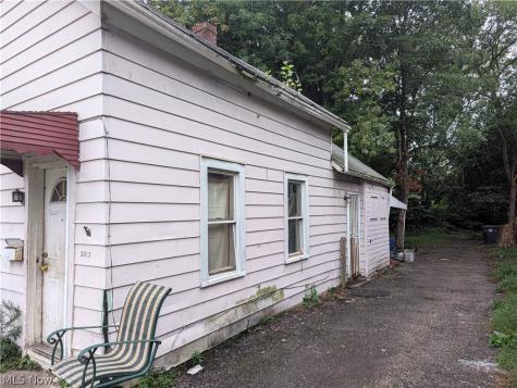 3812 E 54th Street Cleveland OH 44105