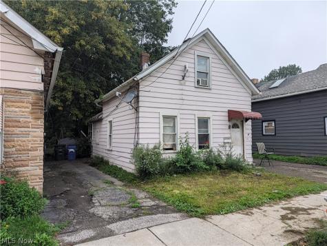 3812 E 54th Street Cleveland OH 44105