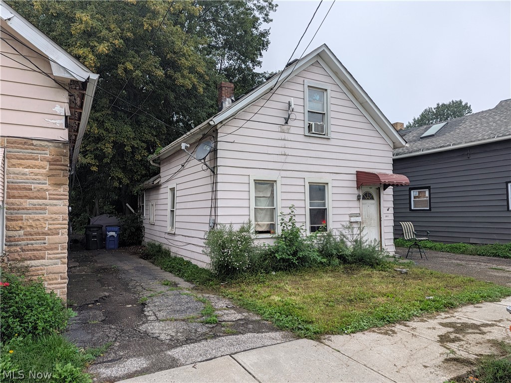3812 E 54th Street Cleveland OH 44105