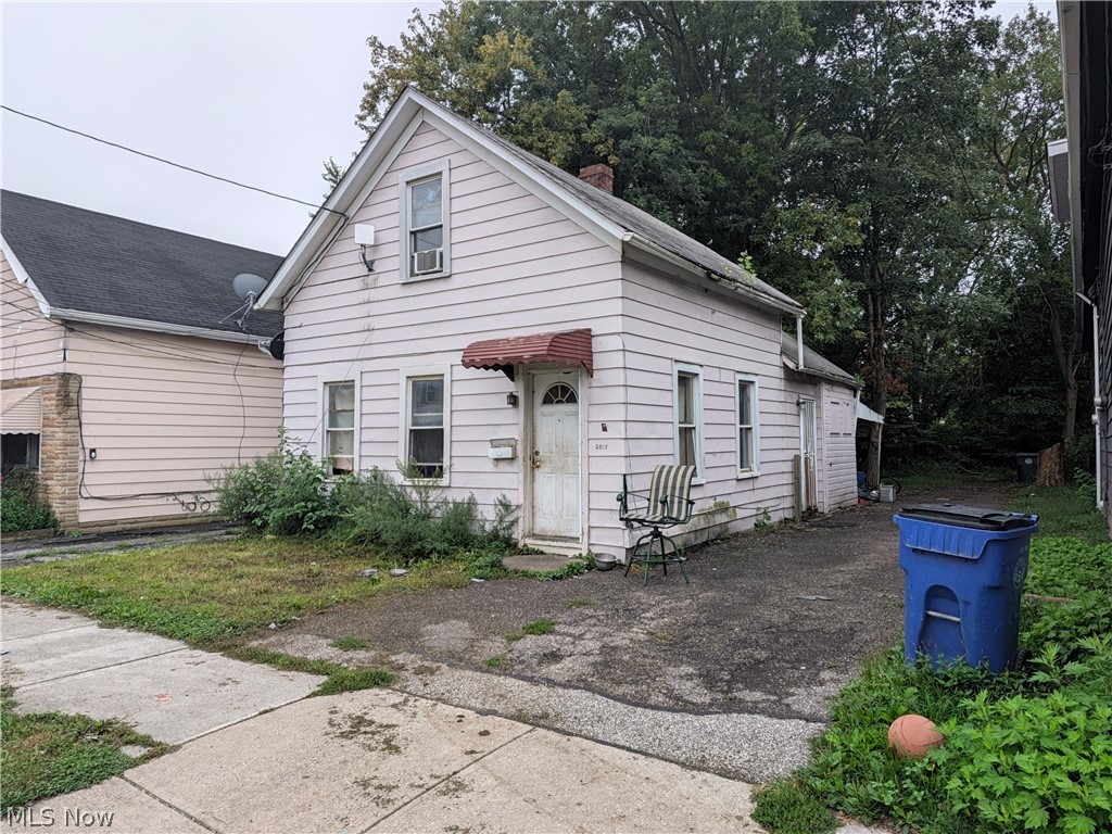 3812 E 54th Street Cleveland OH 44105