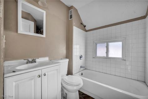 14410 Darwin Avenue Cleveland OH 44110
