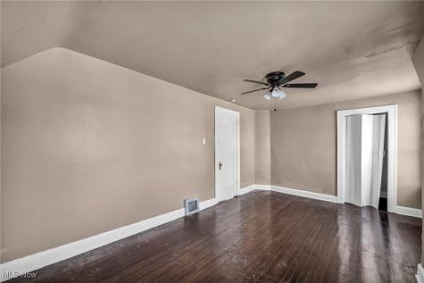 14410 Darwin Avenue Cleveland OH 44110