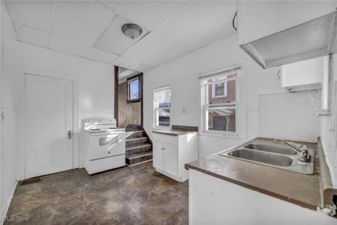 14410 Darwin Avenue Cleveland OH 44110