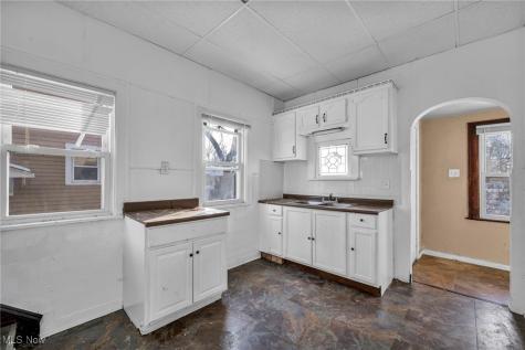 14410 Darwin Avenue Cleveland OH 44110
