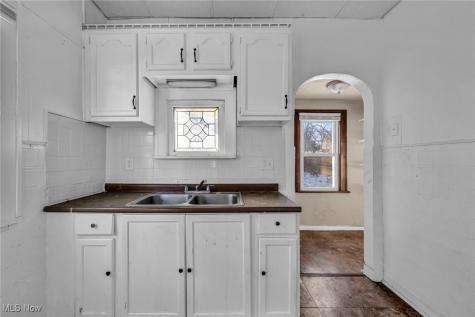 14410 Darwin Avenue Cleveland OH 44110