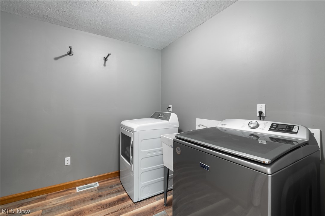 12678 Amber Circle NW Uniontown OH 44685