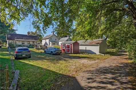 1237 Mcintosh Avenue Akron OH 44314
