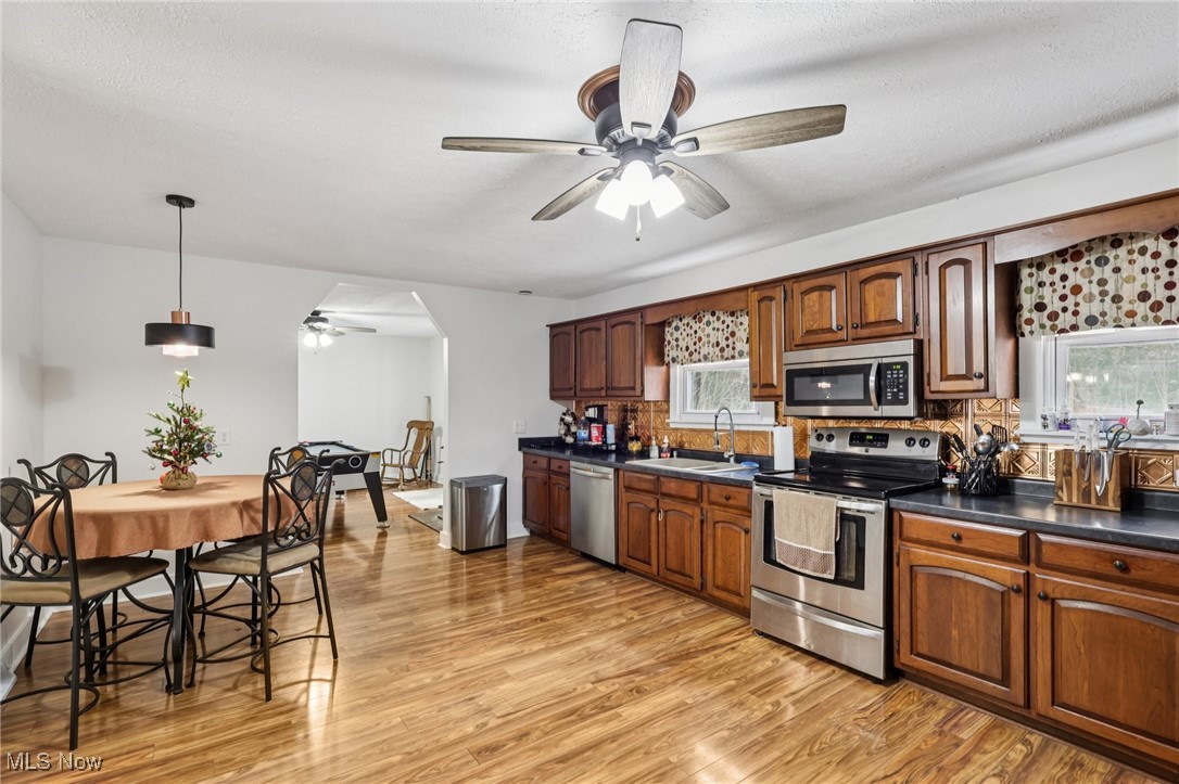 361 Mahan Denman Road NW Bristolville OH 44402