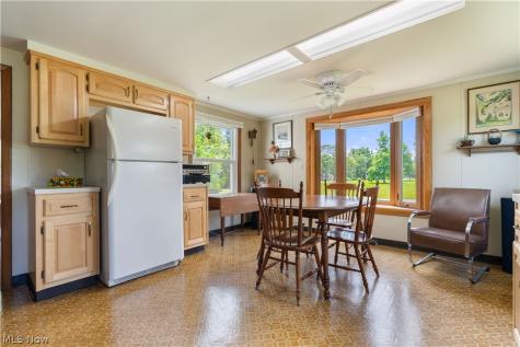 8463 Schubert Avenue NE Alliance OH 44601
