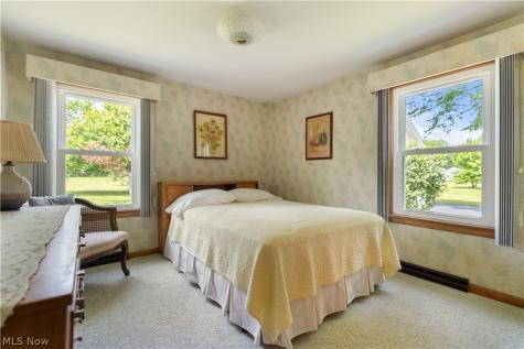 8463 Schubert Avenue NE Alliance OH 44601