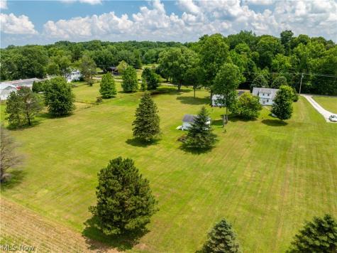 8463 Schubert Avenue NE Alliance OH 44601