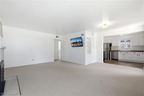 25498 Wolf Road Bay Village OH 44140
