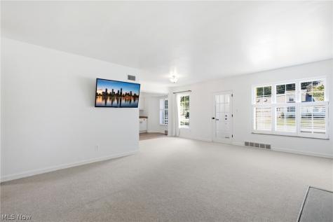 25498 Wolf Road Bay Village OH 44140