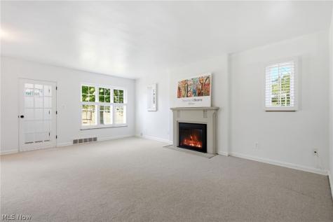 25498 Wolf Road Bay Village OH 44140