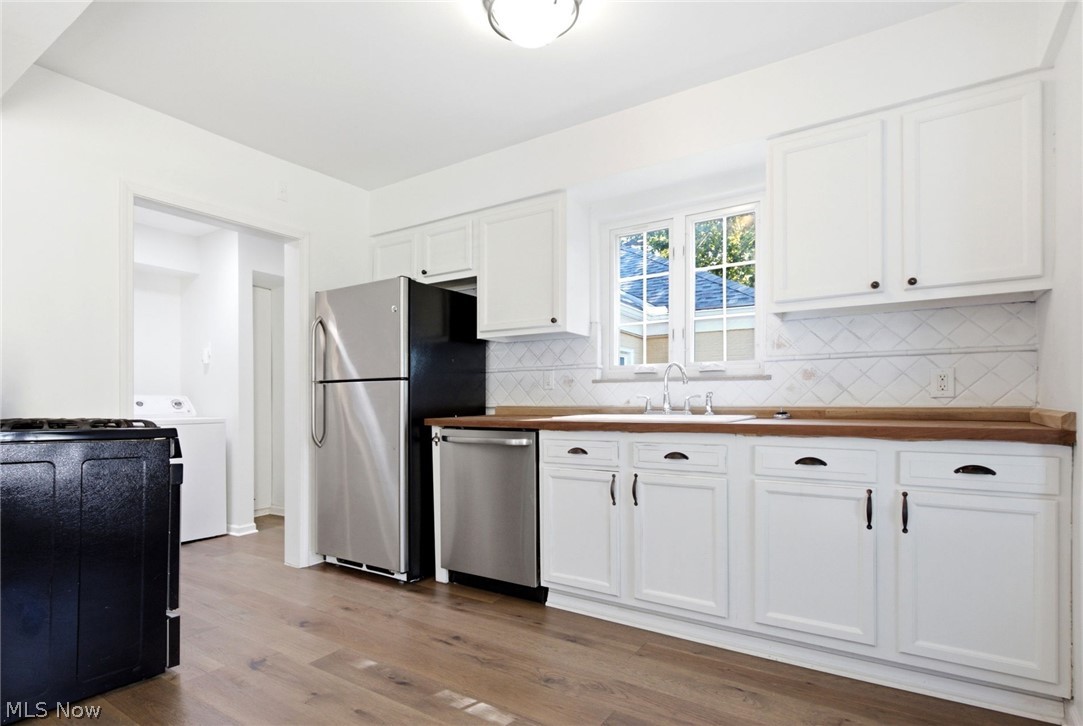 25498 Wolf Road Bay Village OH 44140