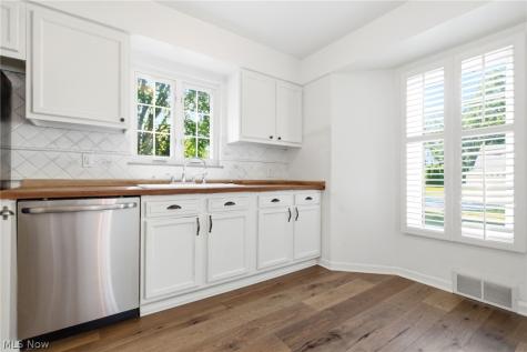 25498 Wolf Road Bay Village OH 44140
