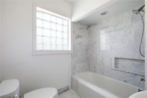 25498 Wolf Road Bay Village OH 44140