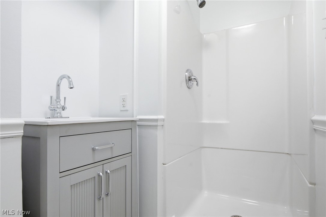 25498 Wolf Road Bay Village OH 44140