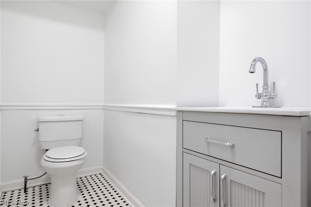 25498 Wolf Road Bay Village OH 44140