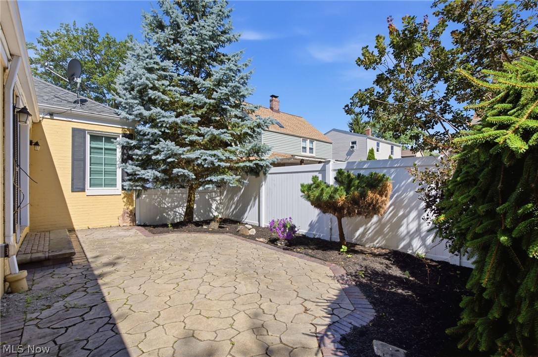 25498 Wolf Road Bay Village OH 44140