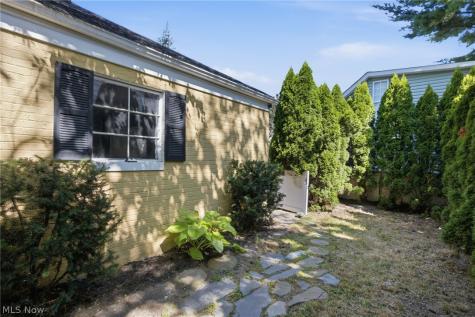 25498 Wolf Road Bay Village OH 44140